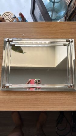 Vanity/perfume holder