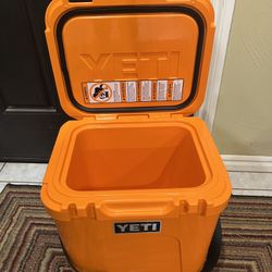 NEW SUPER RARE YETI COOLER ROADIE 24 🦀