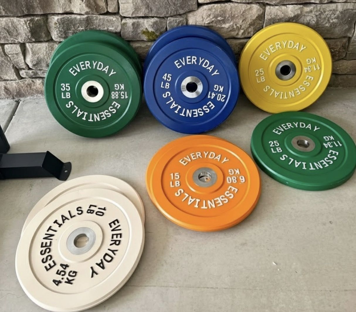 260lb BalanceFrom Olympic Bumper Plate Weight Plate: 2x (10lb, 15lb, 25lb, 35lb, 45lb,)