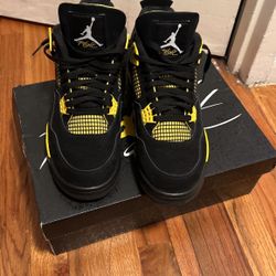 Jordan 4 Yellow Thunders