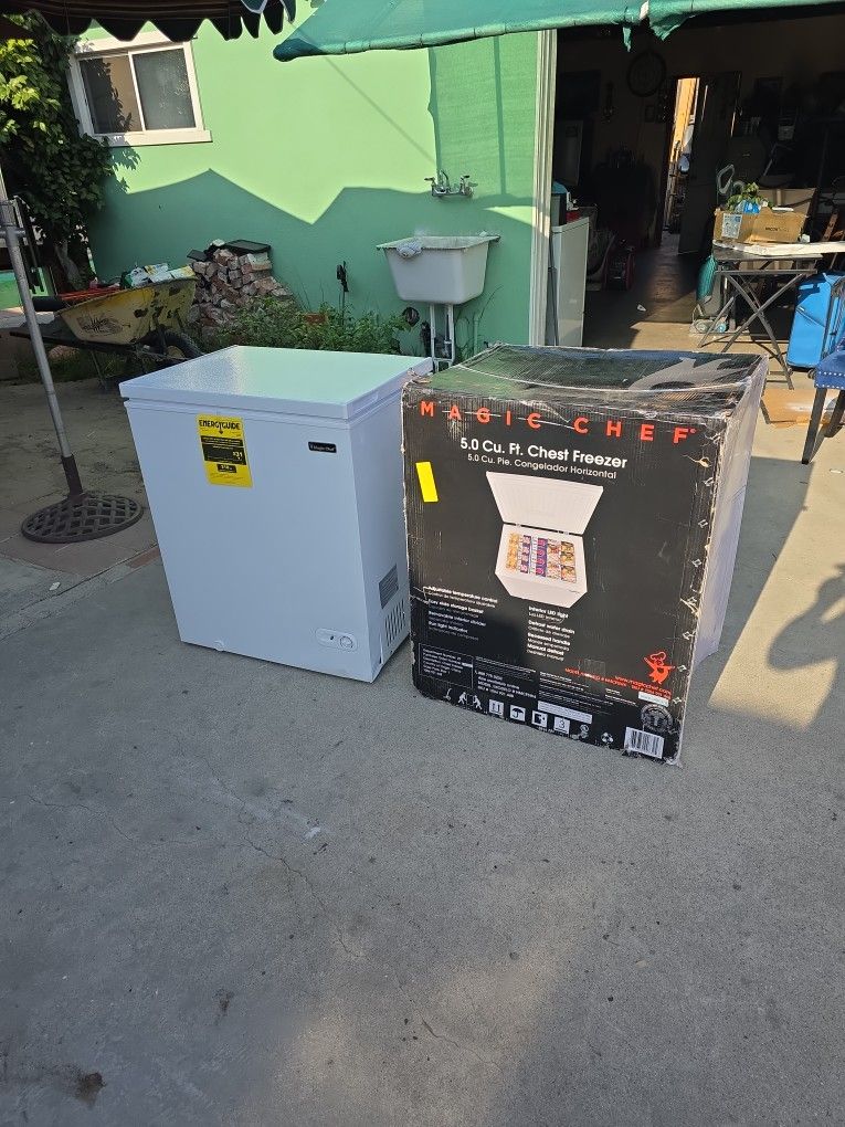 Magic Chef Freezer Chest ( Brand New )