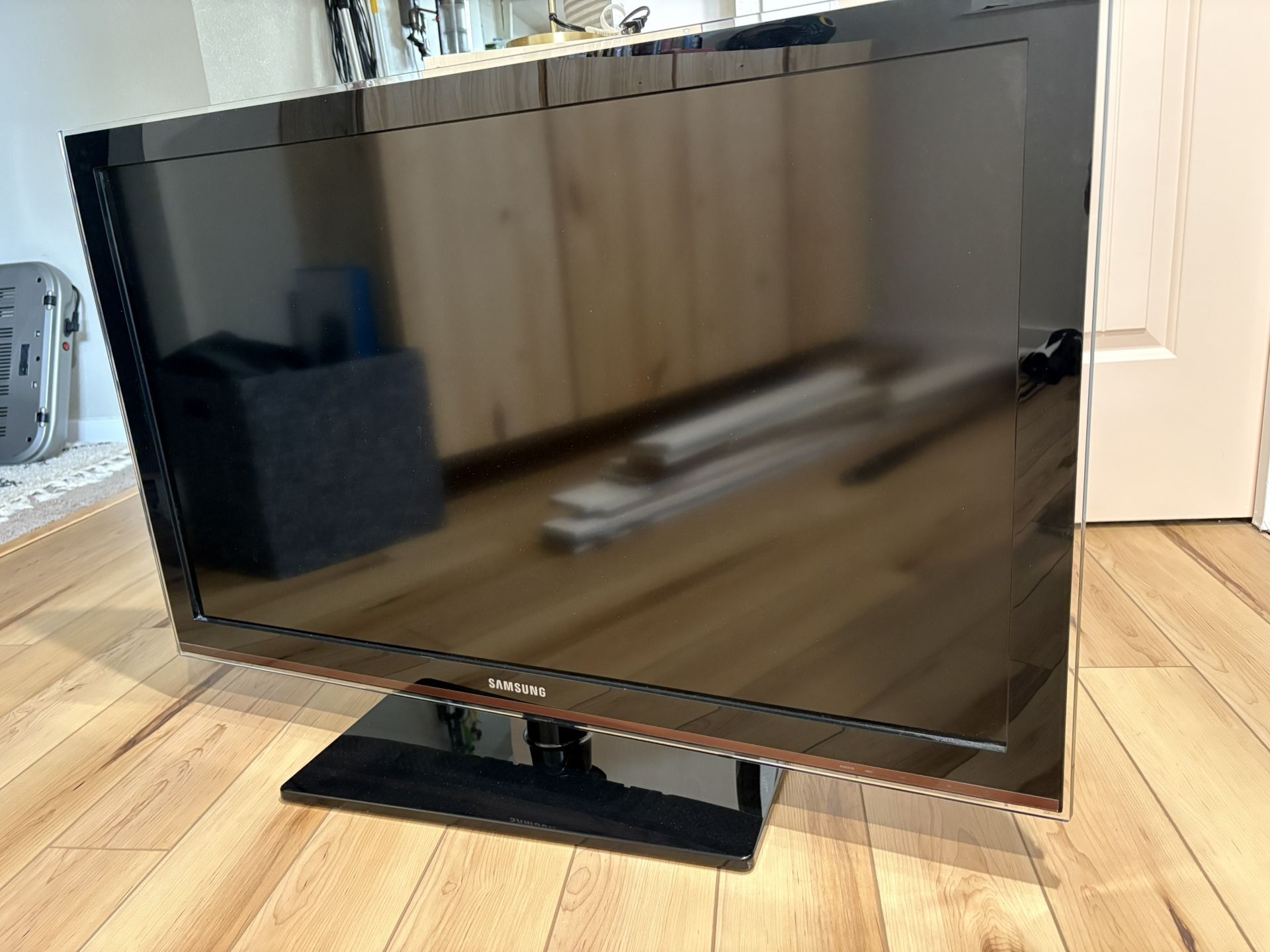 Samsung 40-inch HD TV