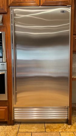 Sub-Zero Freezer, Stainless Steel, Ice Maker