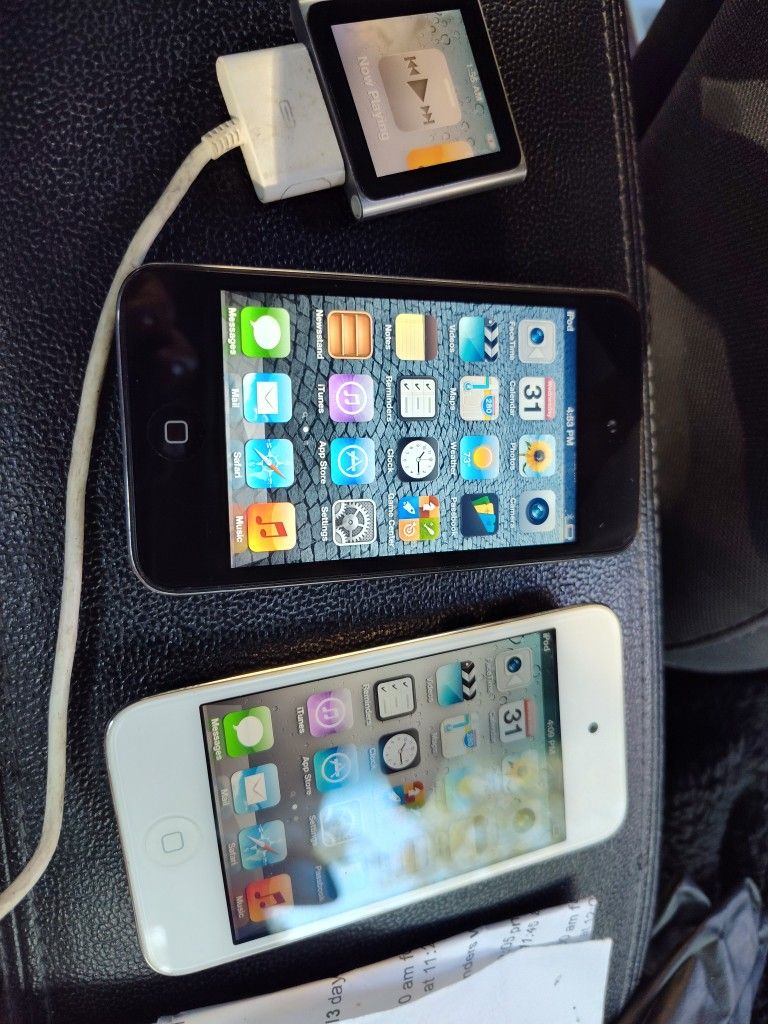 iPods 