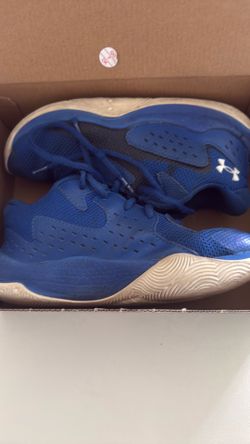 Under Armor boys 3y basketball shoes