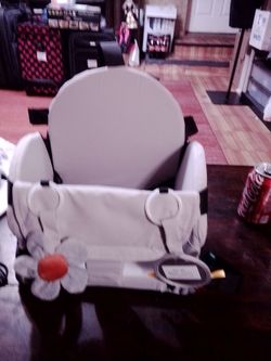 Portable Baby Booster Seat with Straps