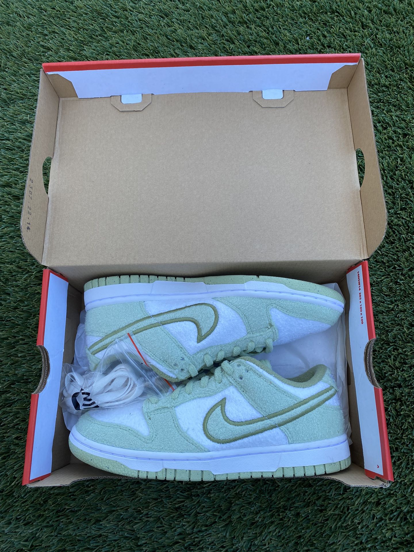nike dunk low honeydew