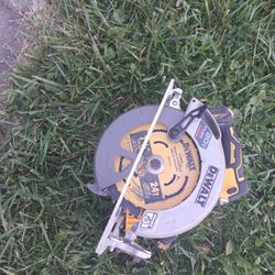 DeWalt Circular Saw 