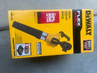 60 v dewalt leaf blower / 9AH battery and charger