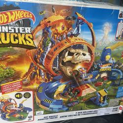 Hot Wheels Monster Truck Set New 