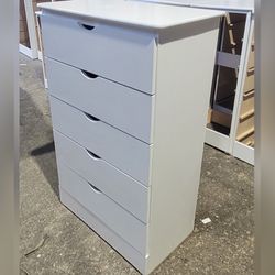Five drawers dresser with rails