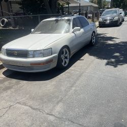 1994 Lexus LS 400