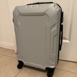 21 Inch Journeymen Carry-On Luggage Brand New