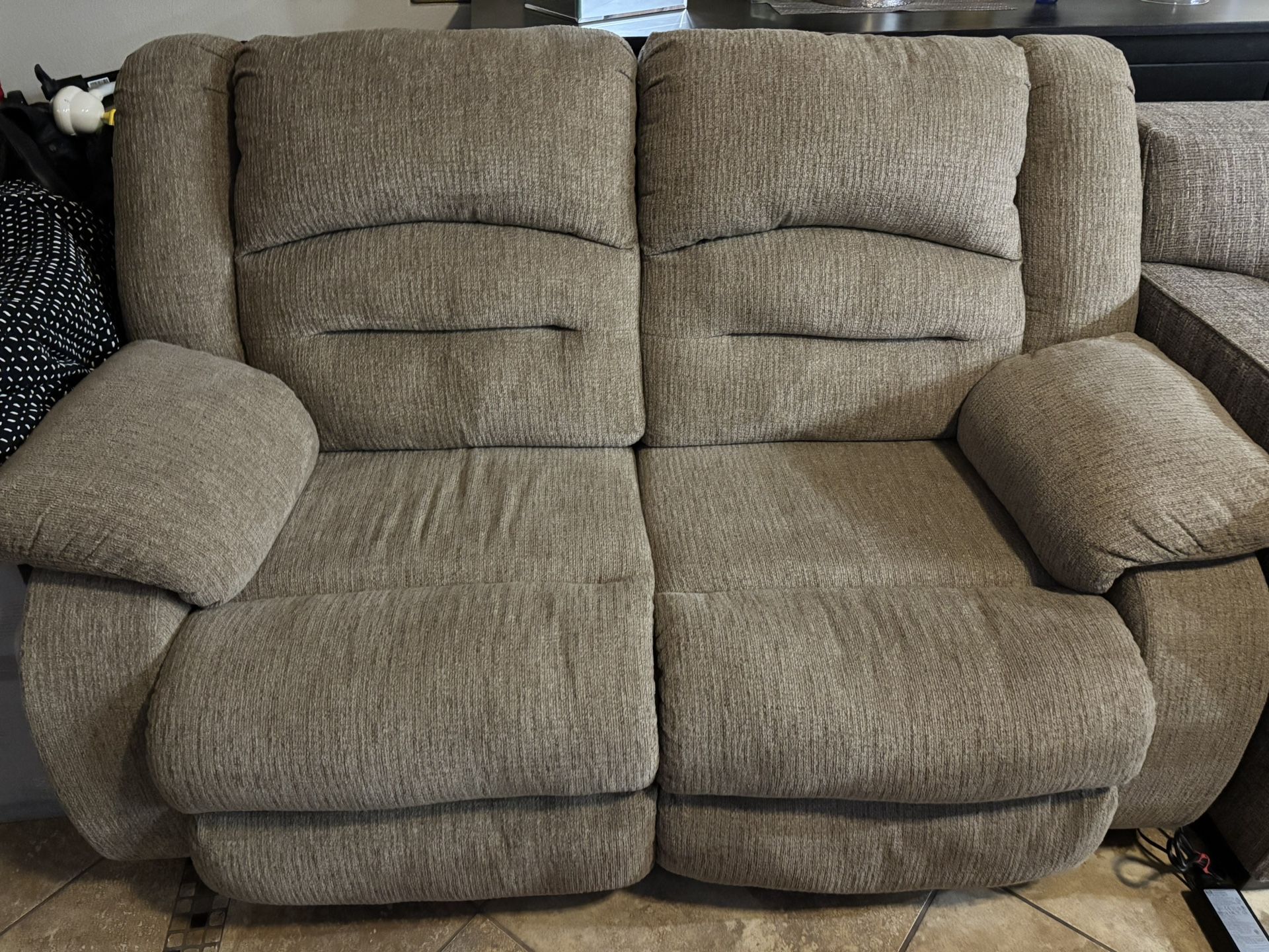 Nice & Very Comfortable Double Power Recliner / Loveseat