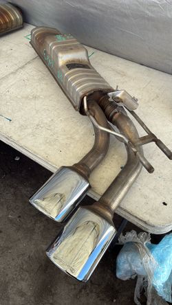 2022 Mercedes-Benz G63 Amg Left Exhaust Muffler w/ Dual Chrome Tips
