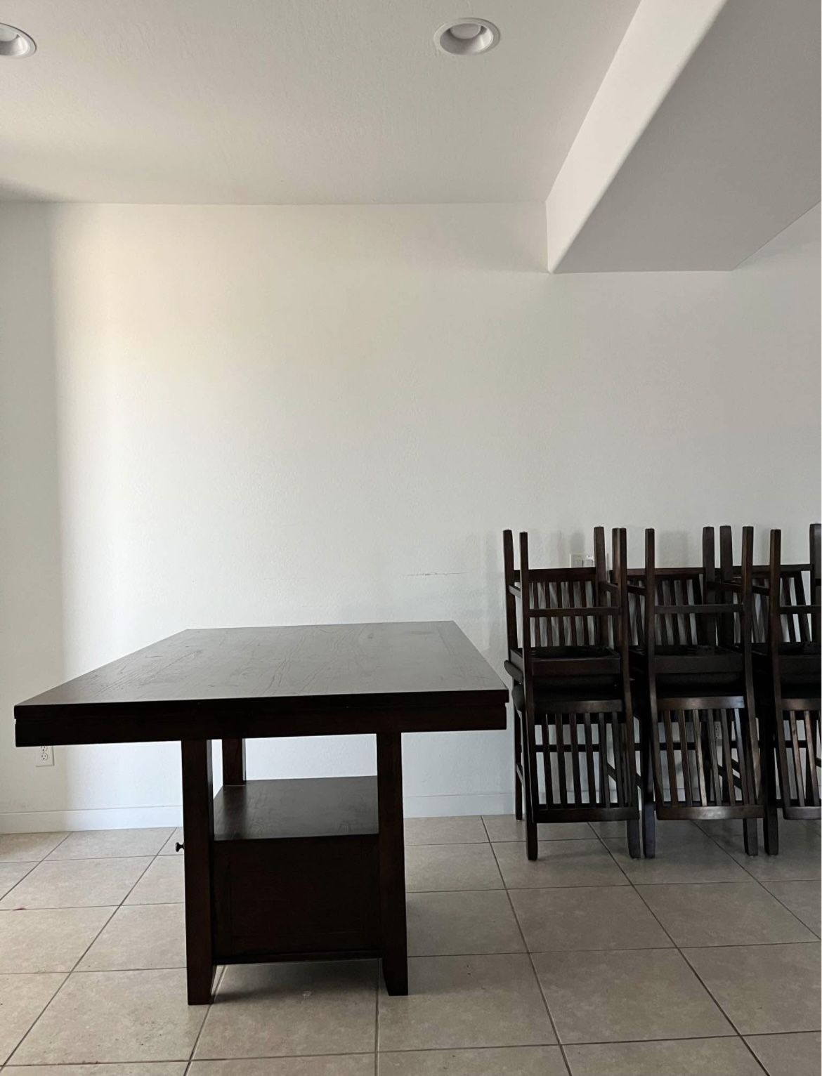 Dinning High Top Table w/ 6 Chairs