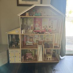 Doll House 