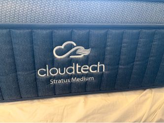 Like NEW Cloud Tech Stratus Medium Mattress + Regular Metal Frame