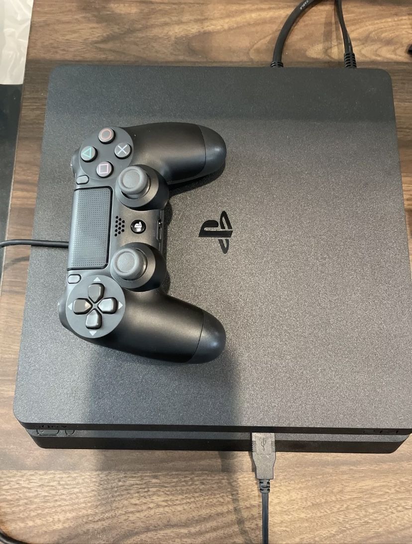PlayStation 4 Slim 1TB Complete With 3 Games