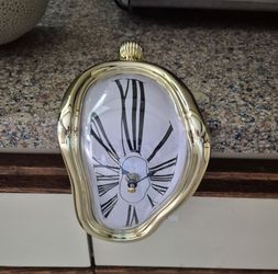 Salvador Dali Melting Clock Novelty Decor (Skokie)