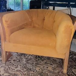 Set Of 2 Retro Chairs $30.00