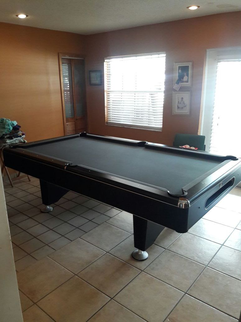 8' Olio Professional Series Pool Table for Sale in Fort Worth, TX - OfferUp