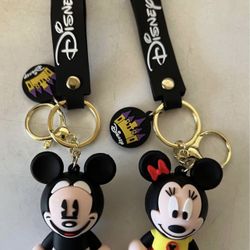 MICKEY AND MINNIE KEYCHAINS