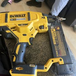 dewalt nail gun