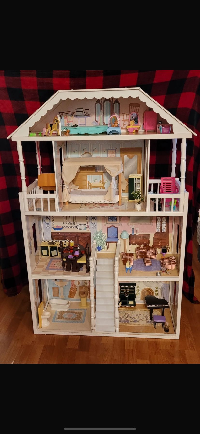 Doll House With High Quality Wooden Accessories