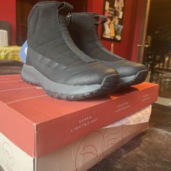 BRAND NEW Women’s snow boots, Easy Spirit