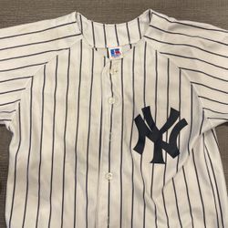 Yankee baseball jersey