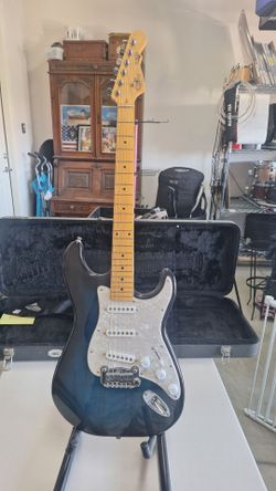 G&L S-500 Stratocasrer.  New
