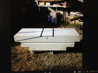 Truck tool box