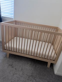 Natural Wood Baby Crib with Mattress