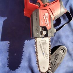 MILWAKEE M12 FUEL 6" HATCHET PRUNING SAW NEW COMPLETE 