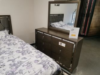 Queen Size Bedroom Set