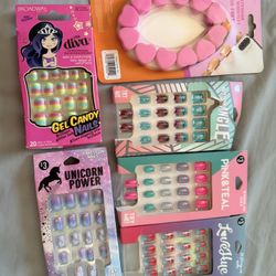 New Press-On Nails & Pink Heart Phone Wristlet Bundle