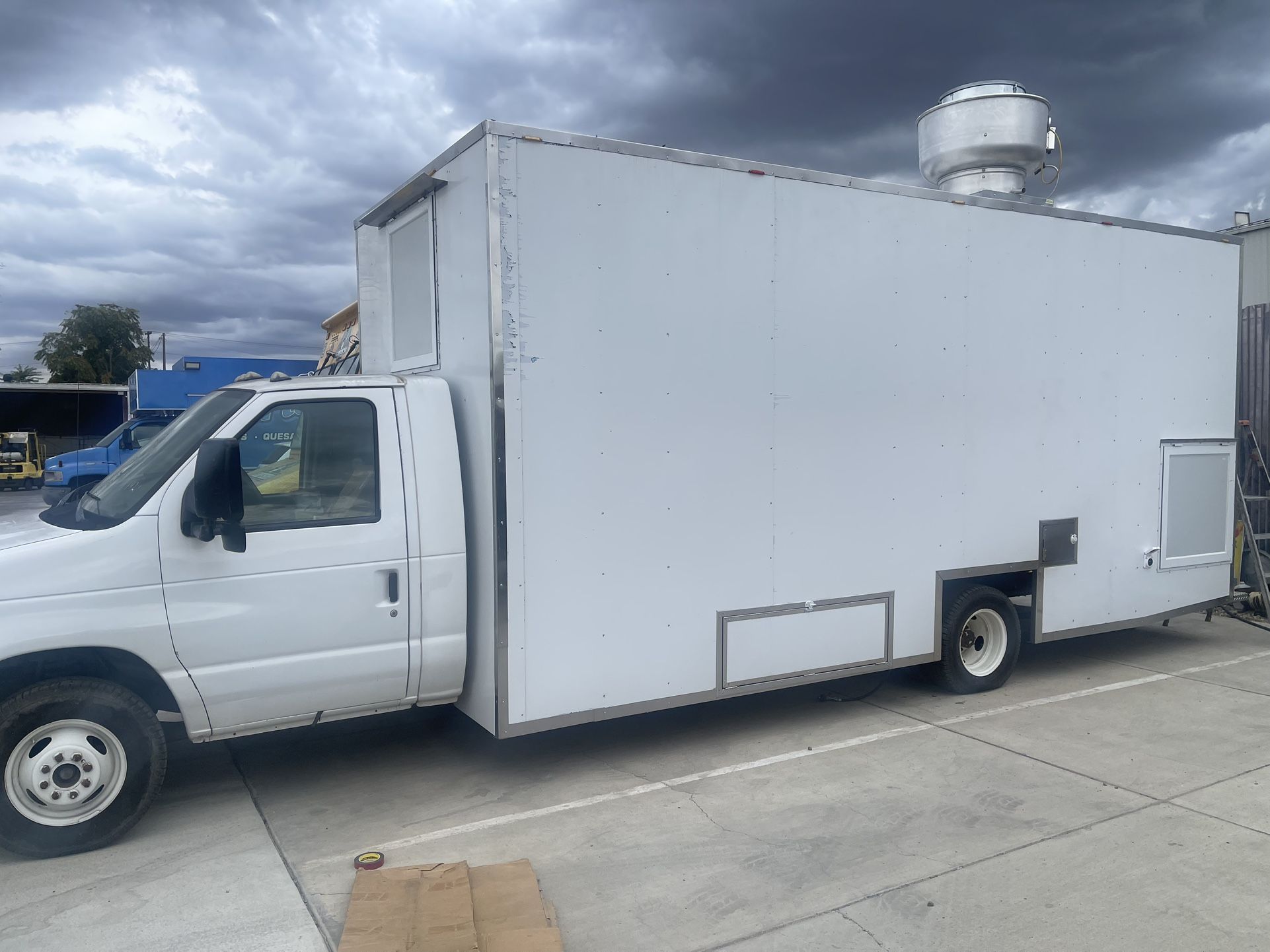 2011 Ford E-350