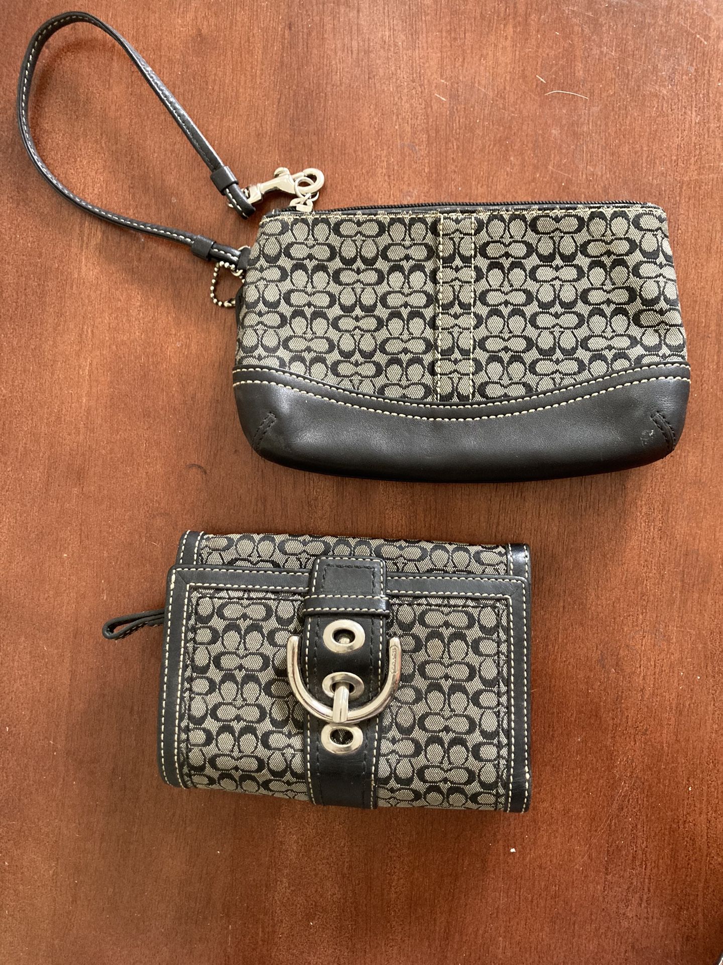 COACH Wallet & Corner Zip Wristlet