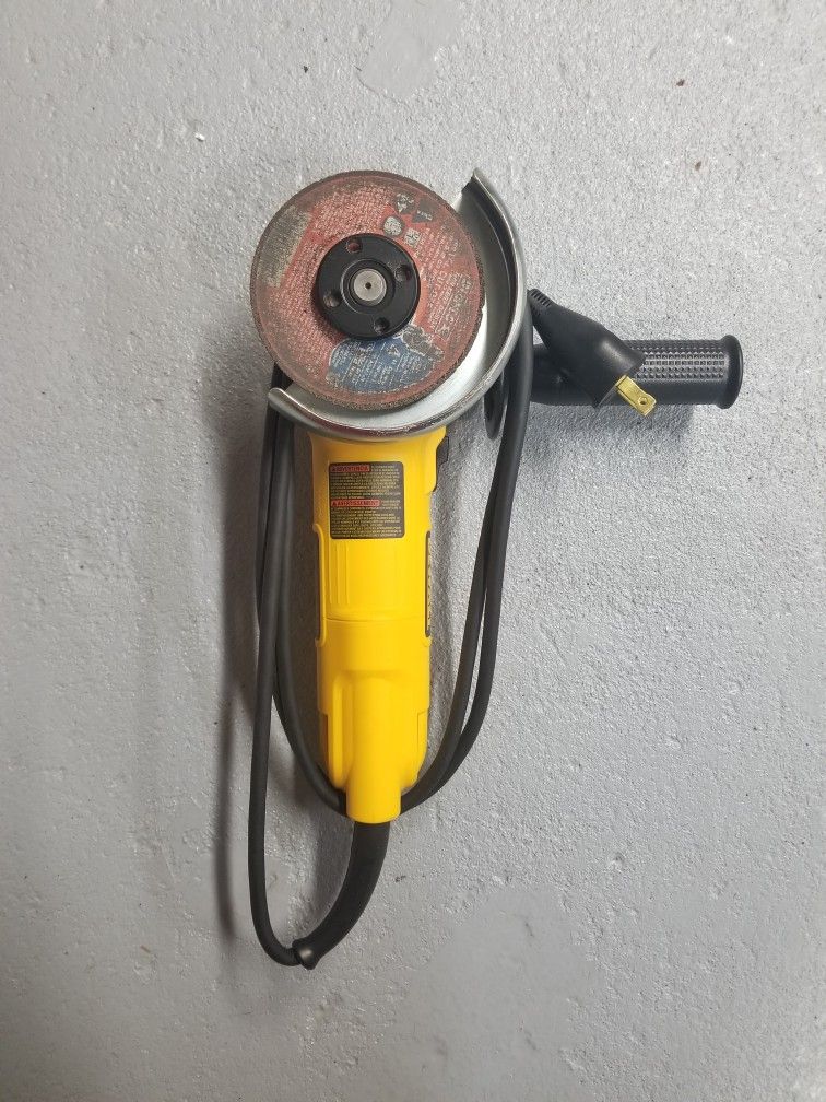 DEWALT Angle Grinder, 4.5 Inch, 11 Amp, With Paddle Switch (DWE402)