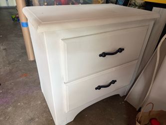 White 2-Drawer Nightstand