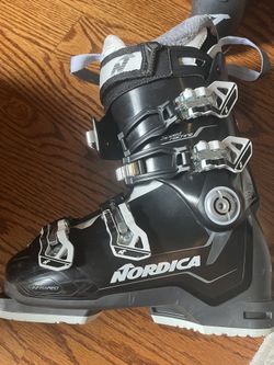 Nórdica Women’s Ski Boots