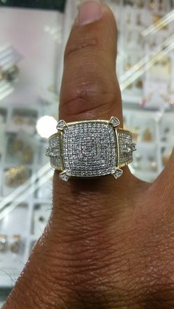 10k Gold Diamond Ring .73 ct Diamonds