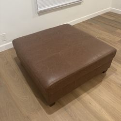 Ottoman In Excellent Like New Condition