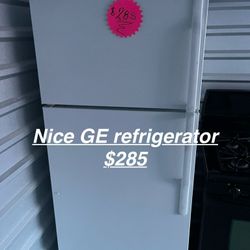 Nice GE Refrigerator 