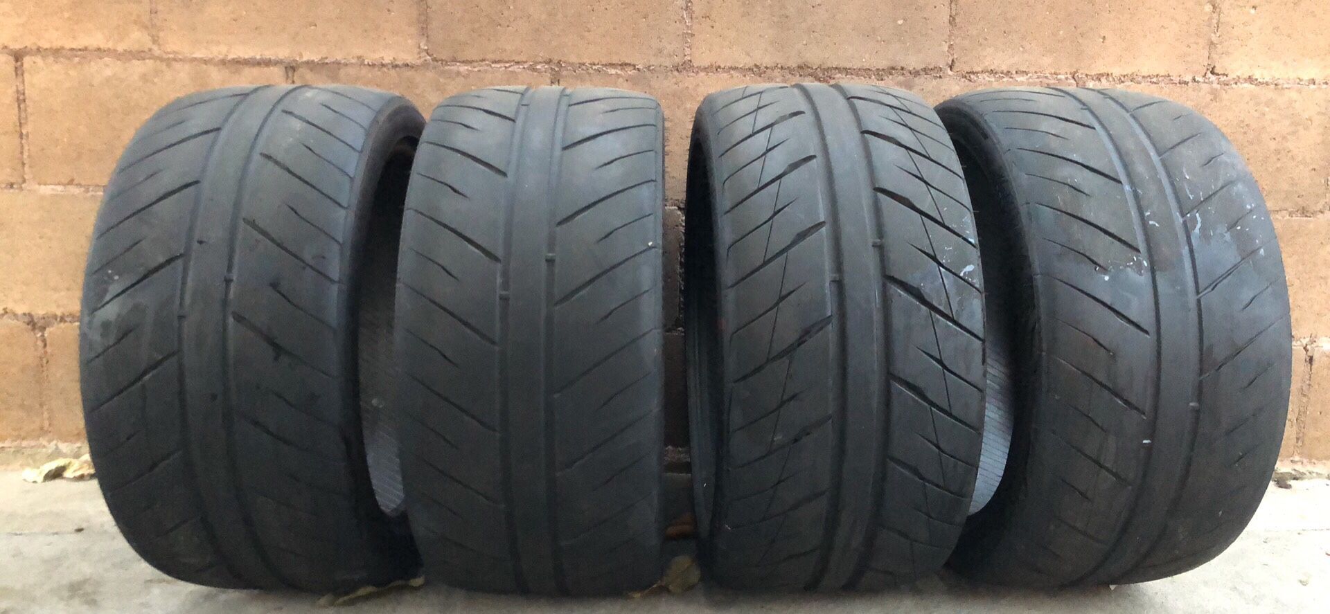 265/35/18 Hankook Ventus RS4