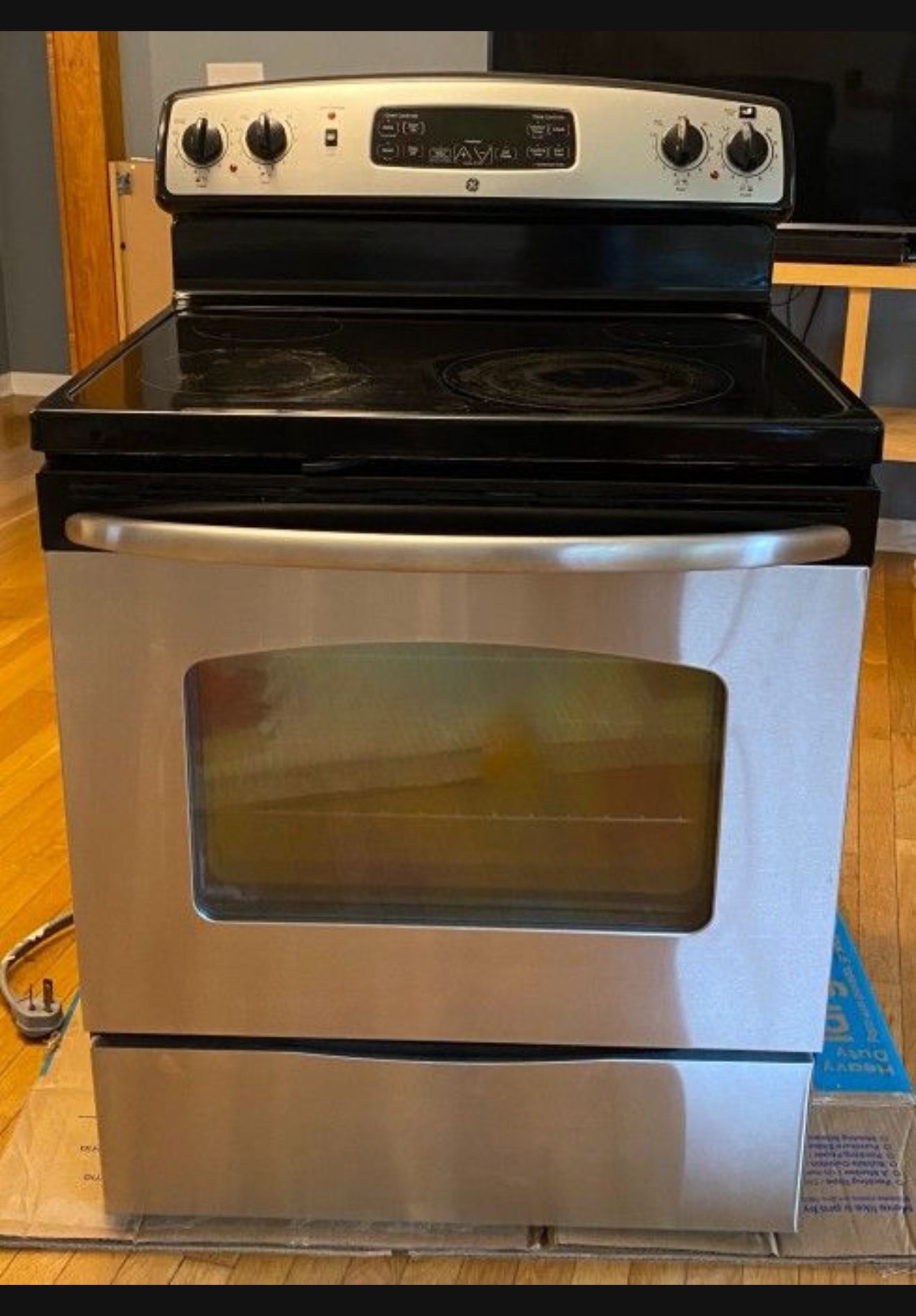 GE Electric Slide In Range Stove Oven for Sale in Seattle, WA OfferUp