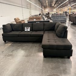 SECTIONAL SOFA 
