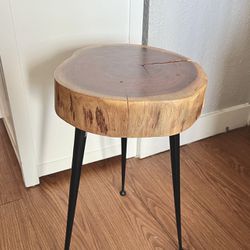Perfect Condition: Thick Wood Slice Table, Live Edge, Side Table, End Table, Plant Stand