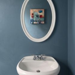 Pedestal Sink And Mirror 